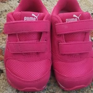 PUMA kids ST runner size pink